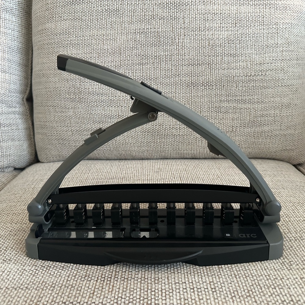 Disc/Arc Hole Punch